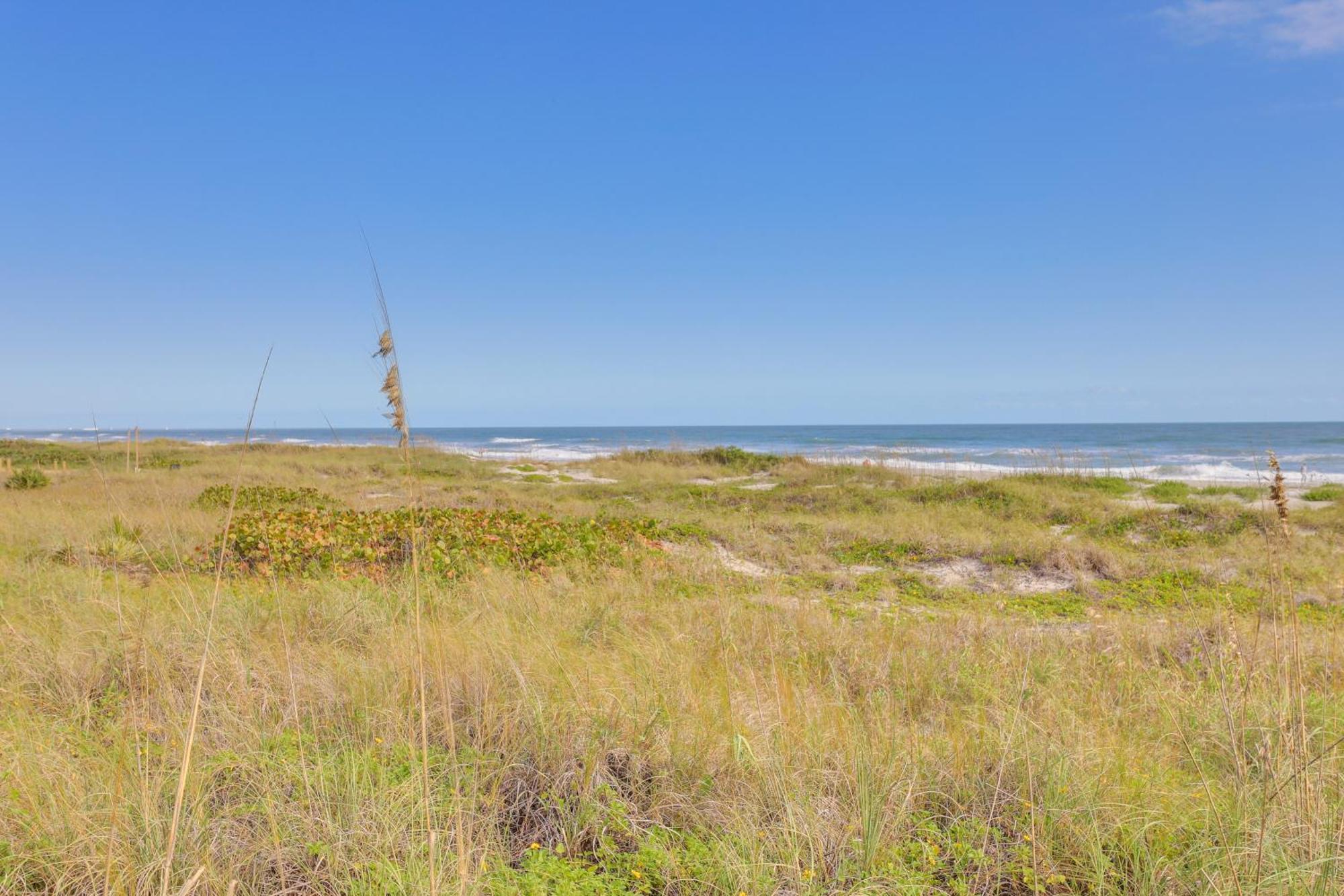 Central Cocoa Beach Condo With View, Steps To Beach! Zewnętrze zdjęcie