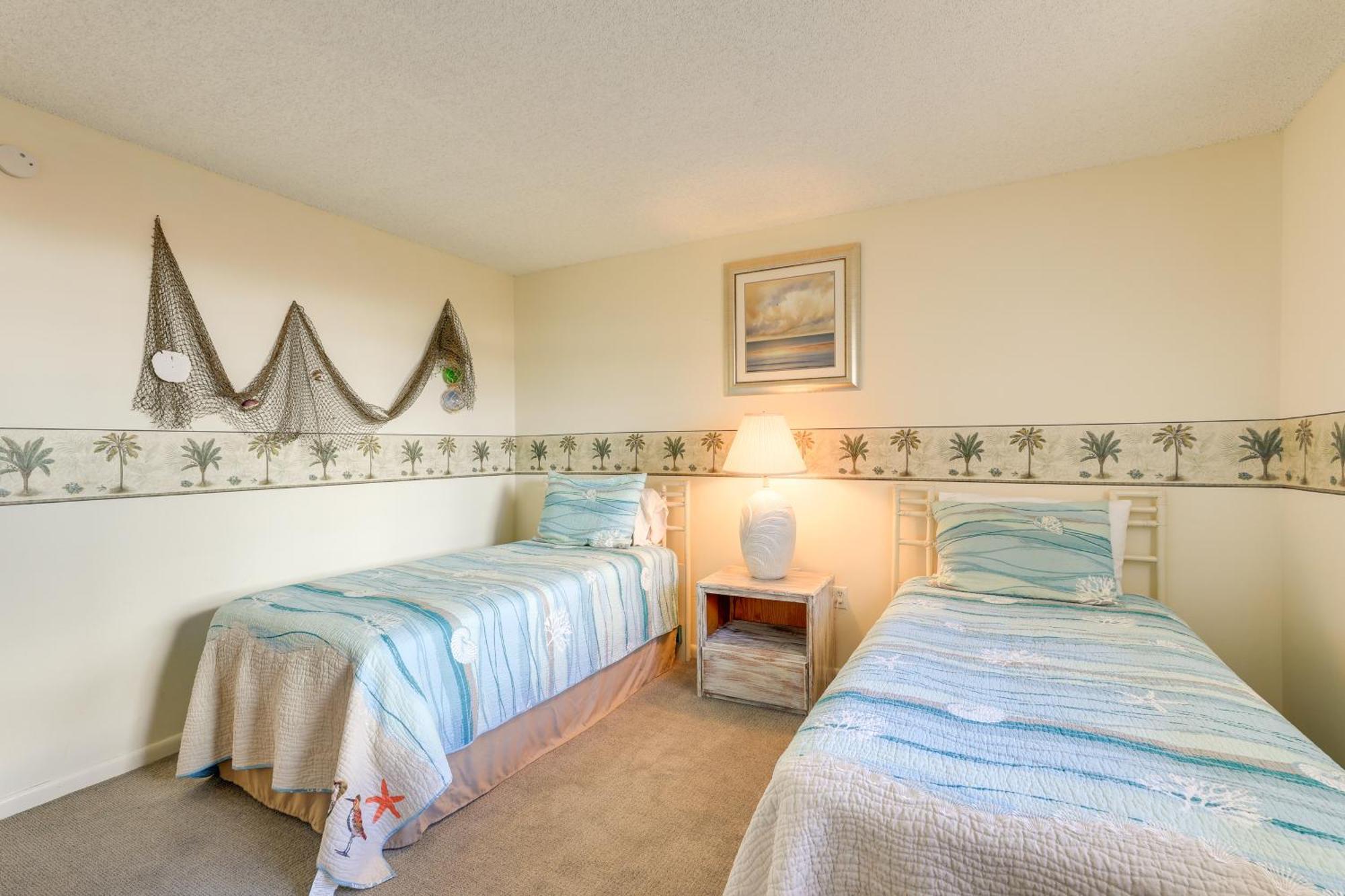 Central Cocoa Beach Condo With View, Steps To Beach! Zewnętrze zdjęcie