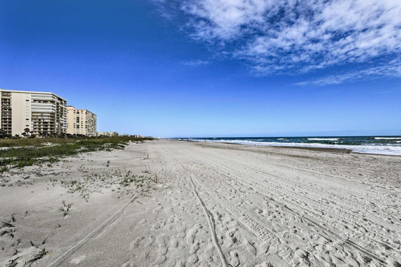 Central Cocoa Beach Condo With View, Steps To Beach! Zewnętrze zdjęcie